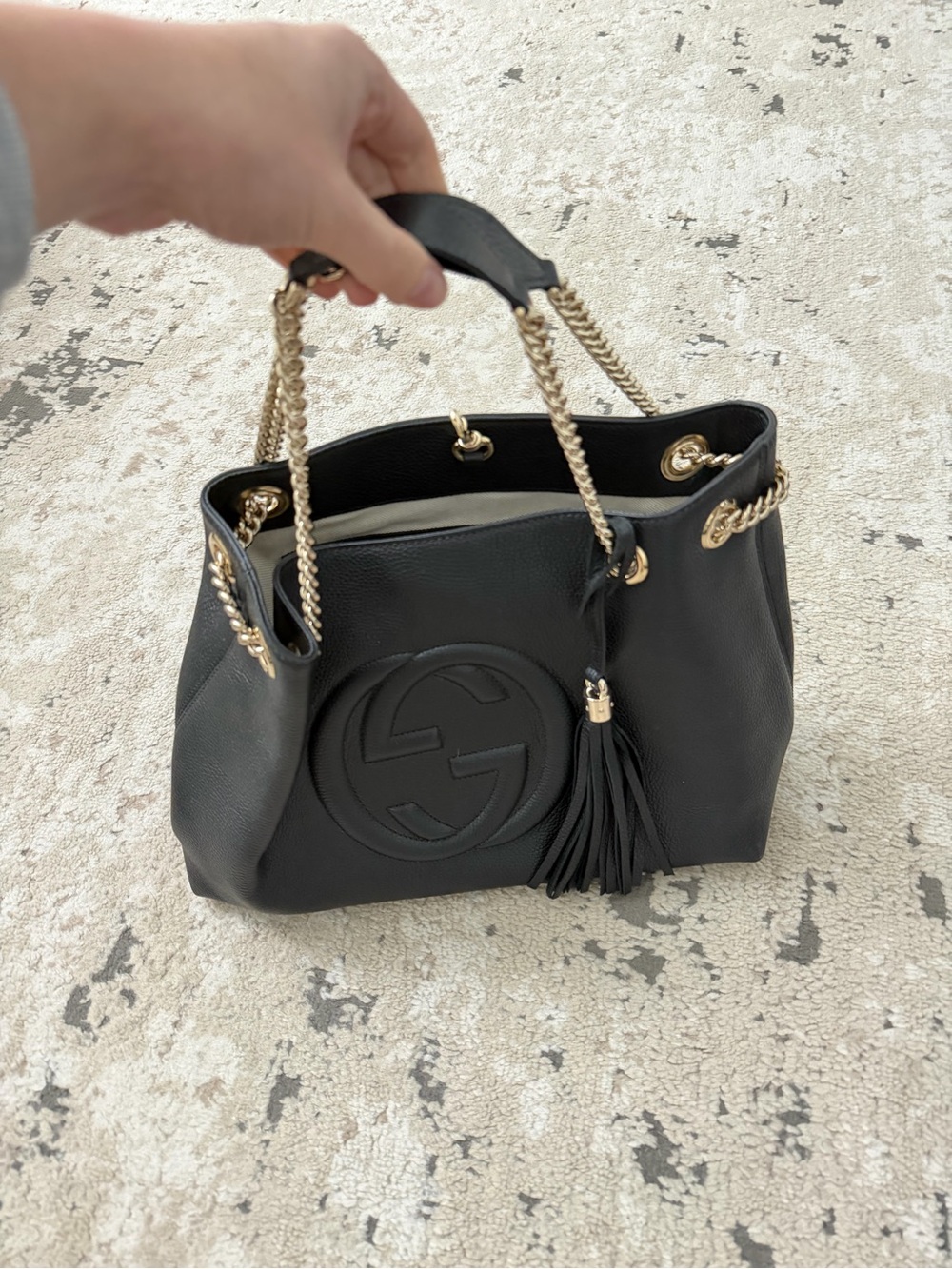 Gucci Pre-Owned 2000-2015 Medium Calfskin Soho Chain tote bag in black - Picture 2 of 10